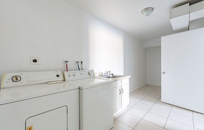 3 beds, 2.5 baths, $2,250