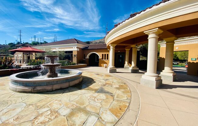 Beautiful  Escala Townhome  in Resort Style Coummunity