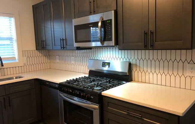 2 beds, 1 bath, 637 sqft, $1,750, Unit 212-C04