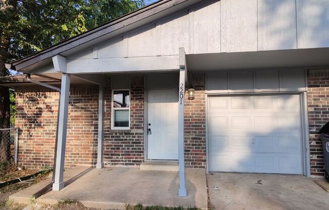 East Tulsa Duplex Unit for Rent (2 beds & 1.5 baths)