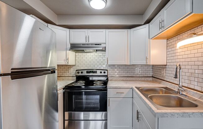 1 bed, 1 bath, 582 sqft, $999, Unit 2333-06