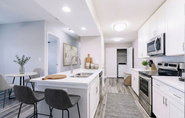 2 beds, 2 baths, 1,000 sqft, $1,450, Unit 2041