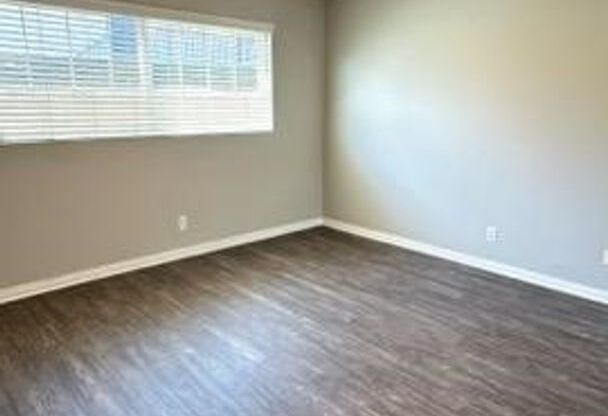 1 bed, 1 bath, 700 sqft, $1,985, Unit 312-13 upper unit