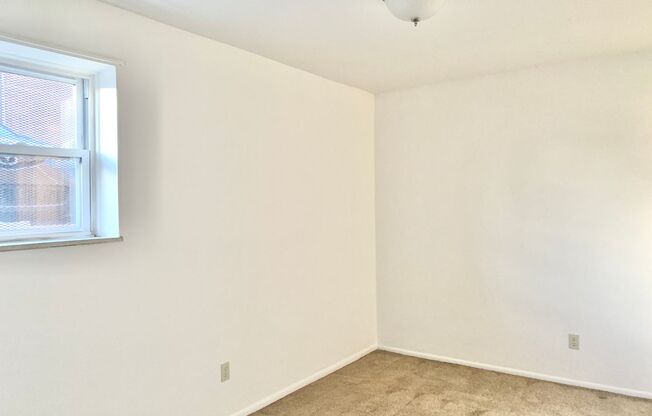1 bed, 1 bath, 450 sqft, $765, Unit 72-B06