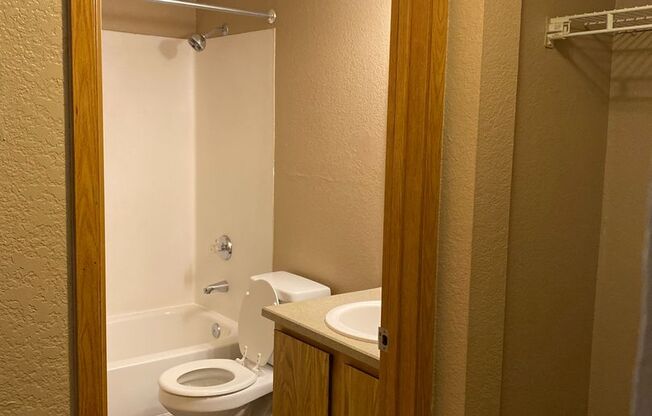 3 beds, 2 baths, 643 sqft, $2,000, Unit A302