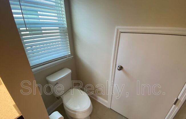 3 beds, 2.5 baths, 1,563 sqft, $1,995