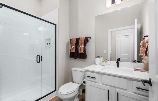 1 bed, 1 bath, 650 sqft, $1,300, Unit 428