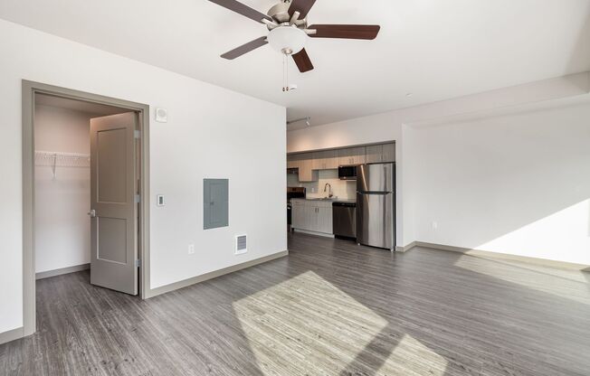 1 bed, 1 bath, $1,600, Unit Unit B216