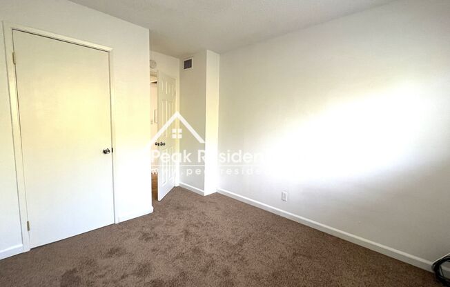 2 beds, 1 bath, $1,425, Unit #4