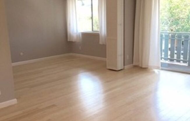 1 bed, 1 bath, 595 sqft, $2,695, Unit 210