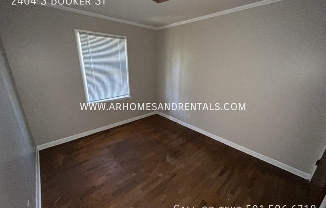 3 beds, 1 bath, 1,071 sqft, $1,095