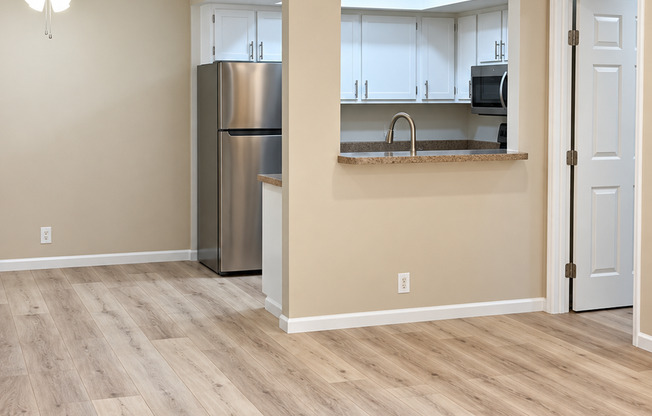 2 beds, 2 baths, 968 sqft, $1,370, Unit 106