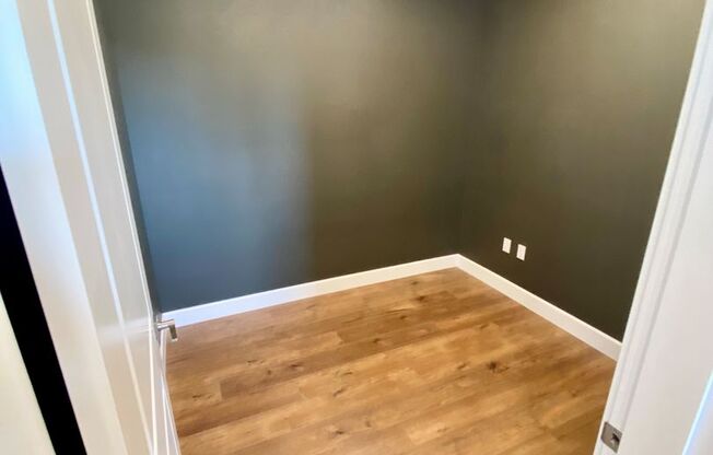 Studio, 1 bath, 292 sqft, $899, Unit COMM OFC #A