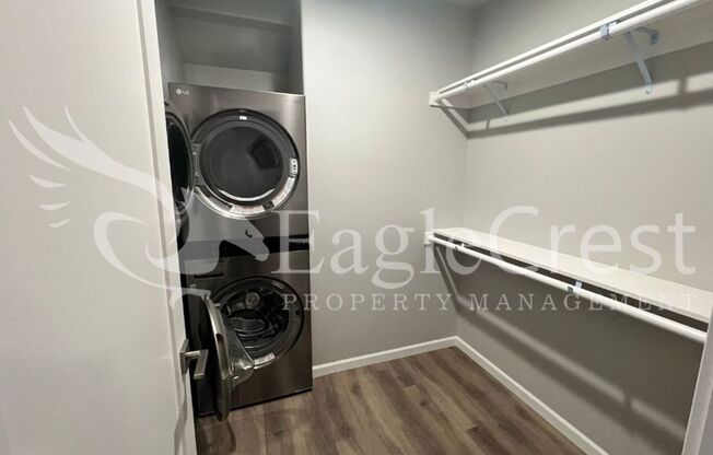 1 bed, 1 bath, 650 sqft, $1,325, Unit 705 1/2