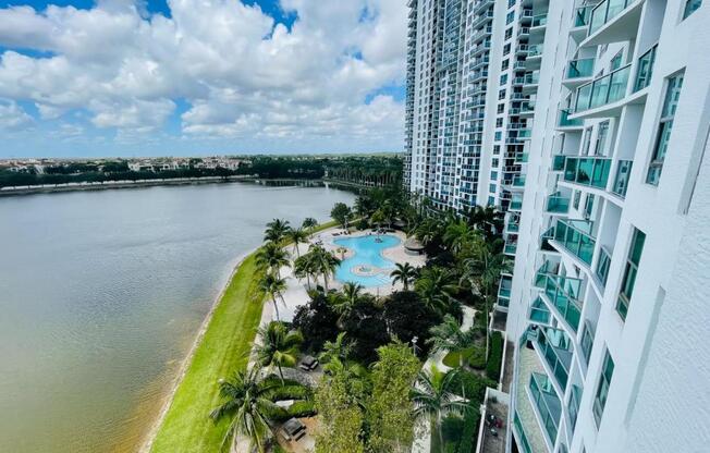 2 beds, 2 baths, 954 sqft, $2,500