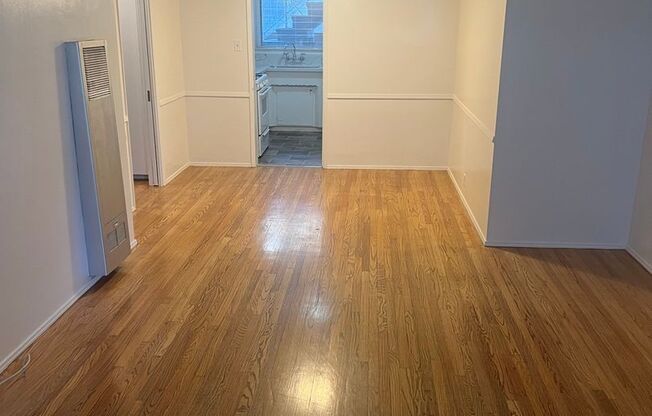 8366 Sargent Ave