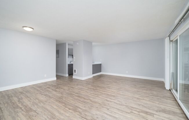 2 beds, 1 bath, 900 sqft, $1,495, Unit 209