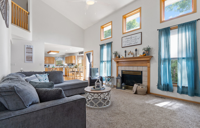Beautiful 4 Bedroom House with Office