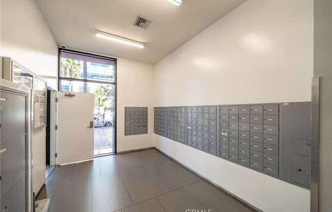 3 beds, 2 baths, 1,610 sqft, $8,000, Unit 612