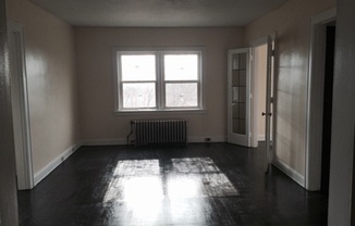 2 beds, 1 bath, 700 sqft, $900, Unit 14