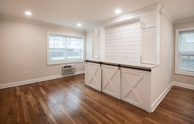 Studio, 1 bath, 380 sqft, $1,995, Unit 212