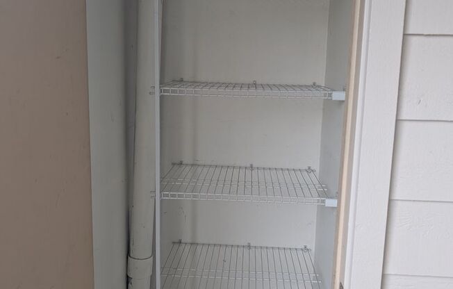 2 beds, 1 bath, 810 sqft, $2,095, Unit A104