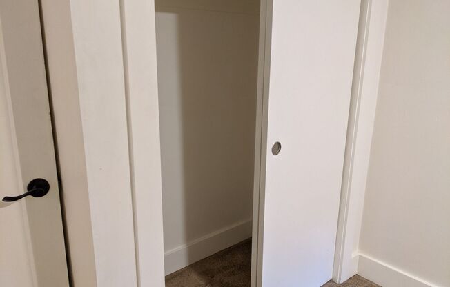Elise Apartments