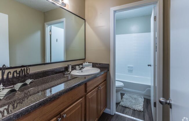 2 beds, 1.5 baths, 1,100 sqft, $1,050