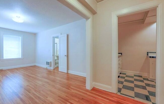 1 bed, 2 baths, 737 sqft, $1,500, Unit 101