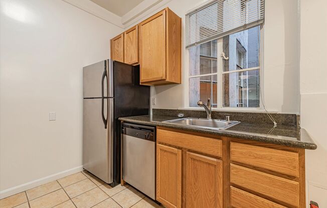 1 bed, 1 bath, $3,295