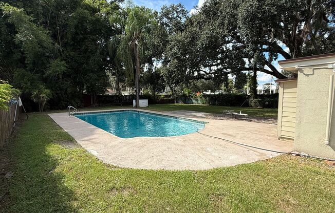 3 Bedroom, 2 1/2 Bath Single Family Home With Pool