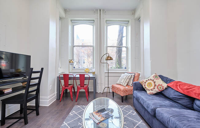 1803 19 ST NW
