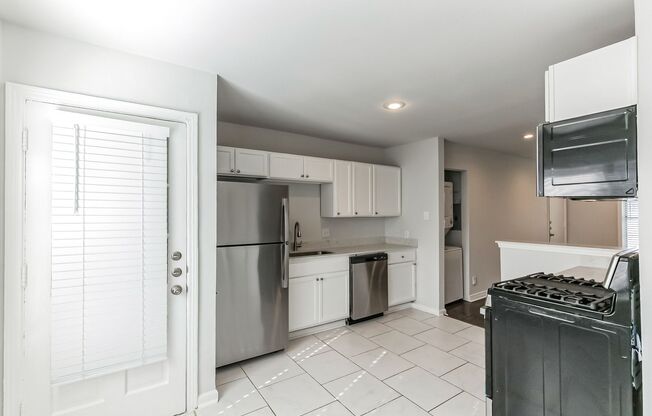 1 bed, 1 bath, 700 sqft, $1,450, Unit 4A