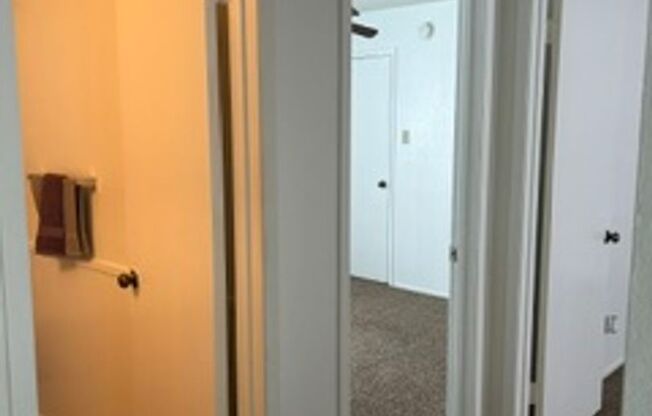 2 beds, 1.5 baths, 1,084 sqft, $915, Unit 0605