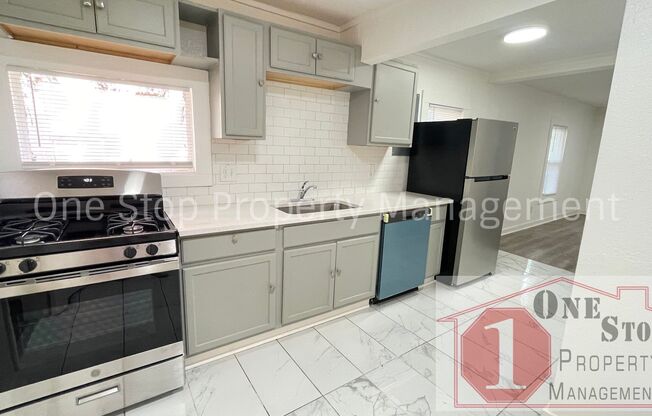 Beautiful 3 Bedroom 1.5 Bathroom Home in Kansas City!