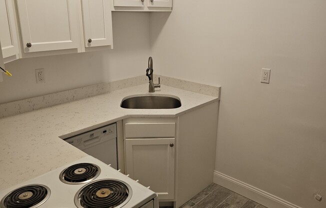 1 bed, 1 bath, $3,100, Unit B2