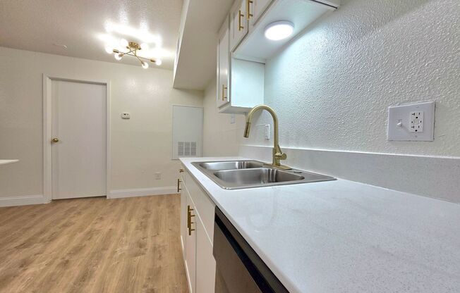 1 bed, 1 bath, 617 sqft, $899