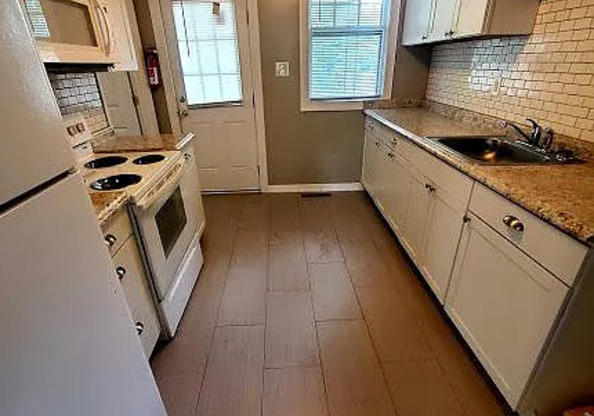 38 E 32 ST