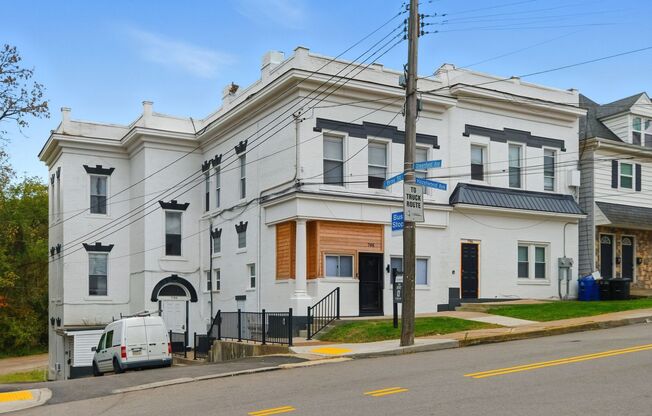 796 Hazelwood Avenue