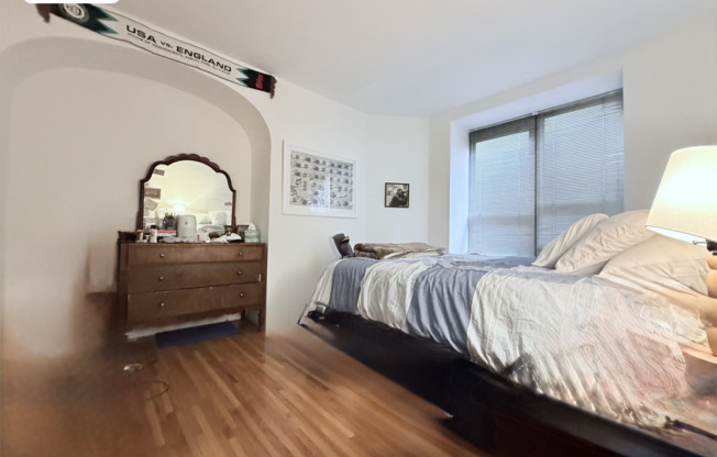 2 beds, 1 bath, $5,850, Unit 7F