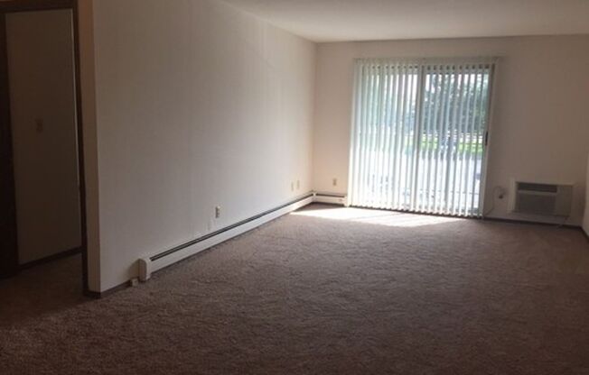 2 beds, 1 bath, 900 sqft, $1,150, Unit 4705 Indian Hills Dr., #10, Mount Pleasant, WI 53406
