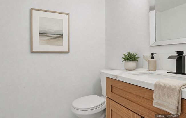 SPACIOUS 2BED/2.5BATH TOWNHOUSE