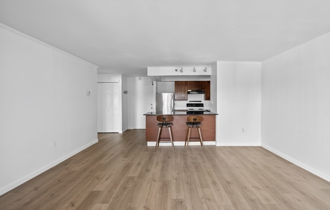 1 bed, 1 bath, 670 sqft, $2,100, Unit 6G