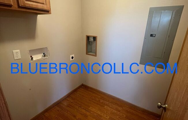 3 beds, 2.5 baths, $1,699, Unit 617