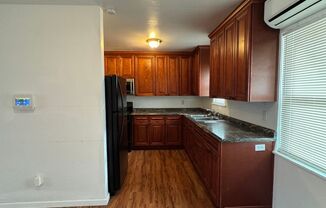 3 beds, 2 baths, $1,200, Unit 2411 ECHO ST.