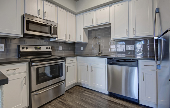 Full Kitchen Appliances | Townhomes in Scottsdale | The Catherine Townhomes in Scottsdale