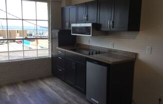 Studio, 1 bath, 300 sqft, $975, Unit #302