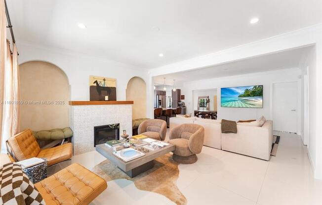 2485 SW 19 TER