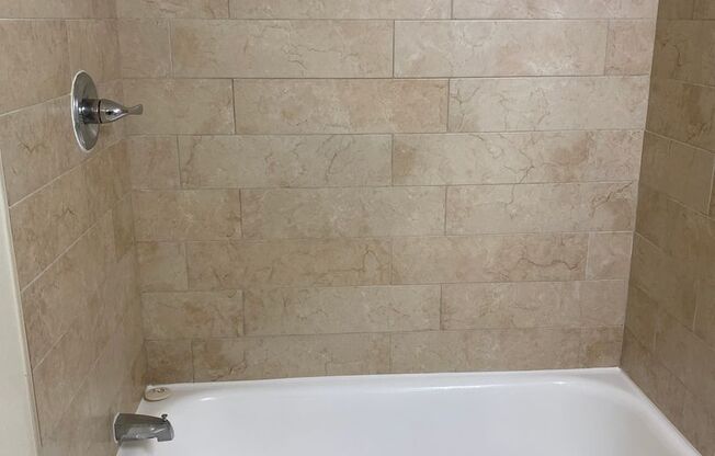 2 beds, 1 bath, 863 sqft, $2,100, Unit 5345 #2