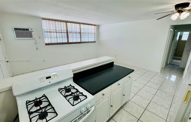 8000 TATUM WATERWAY DR